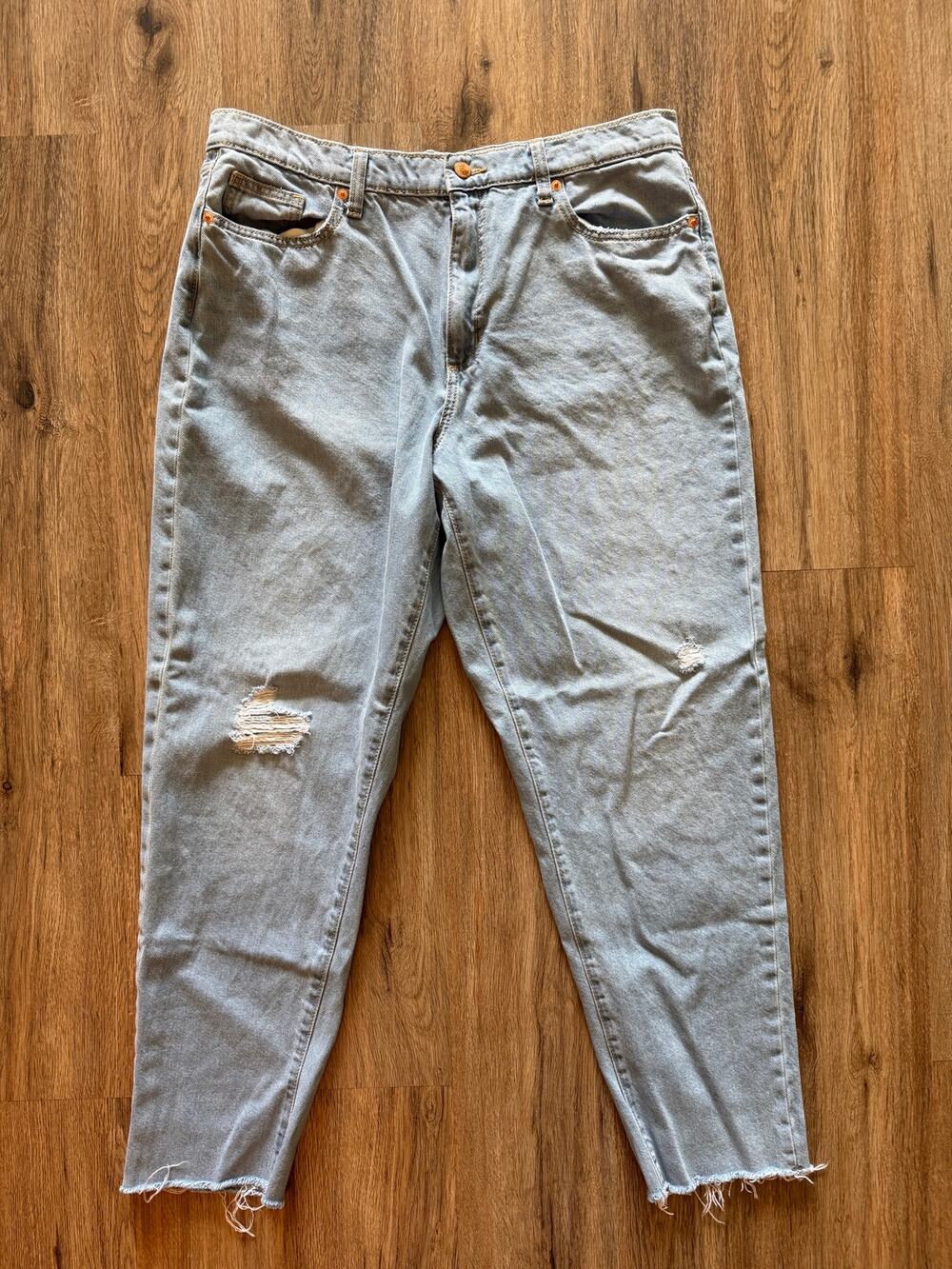 Universal Thread Women’s Boyfriend Jeans Size 12 Regular